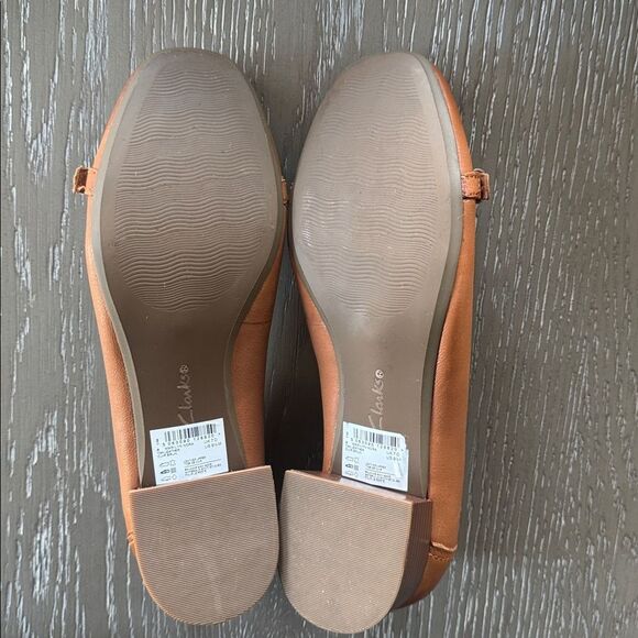 Clarks Marilyn Nora Tan Leather Block Heel Pumps Block Heel Classic Size 9.5 EUC - Picture 8 of 12